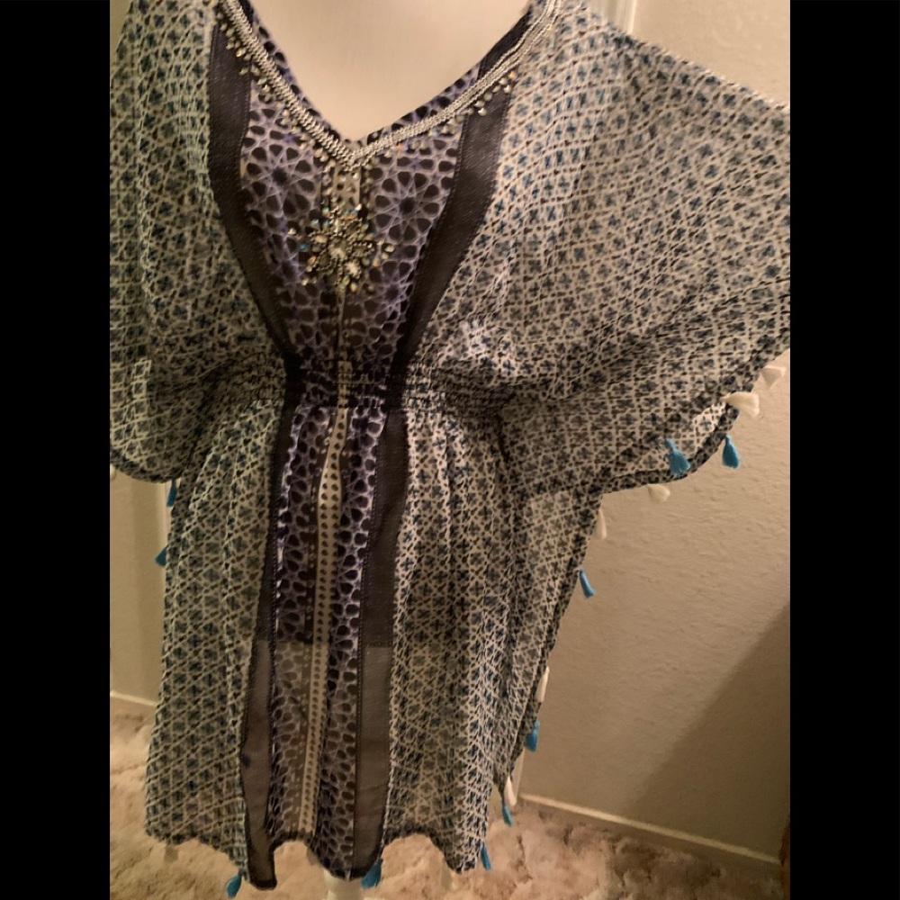 Gorgeous boho beach coverup! - Picture 3 of 11